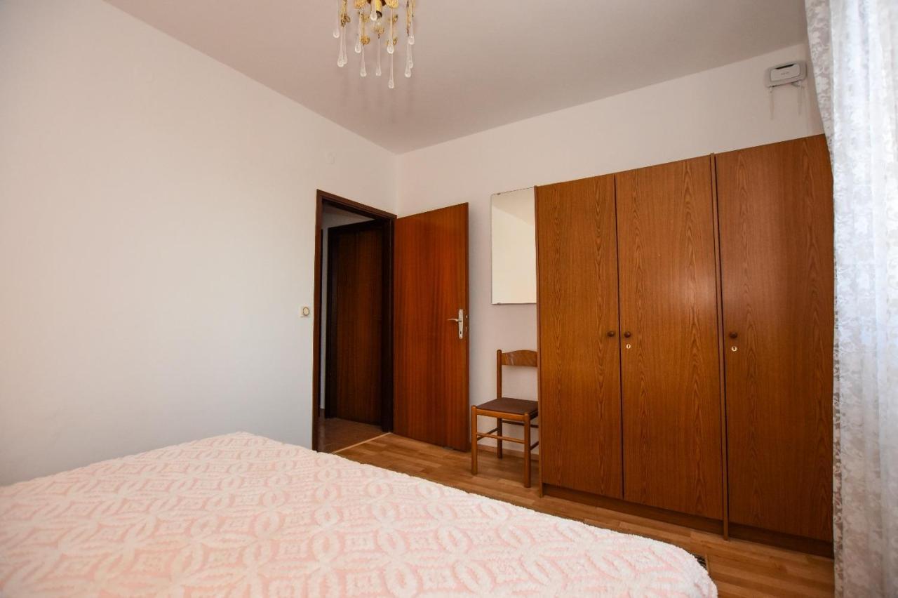 Apartments Luce - Family Friendly & Parking Pag Town Kültér fotó