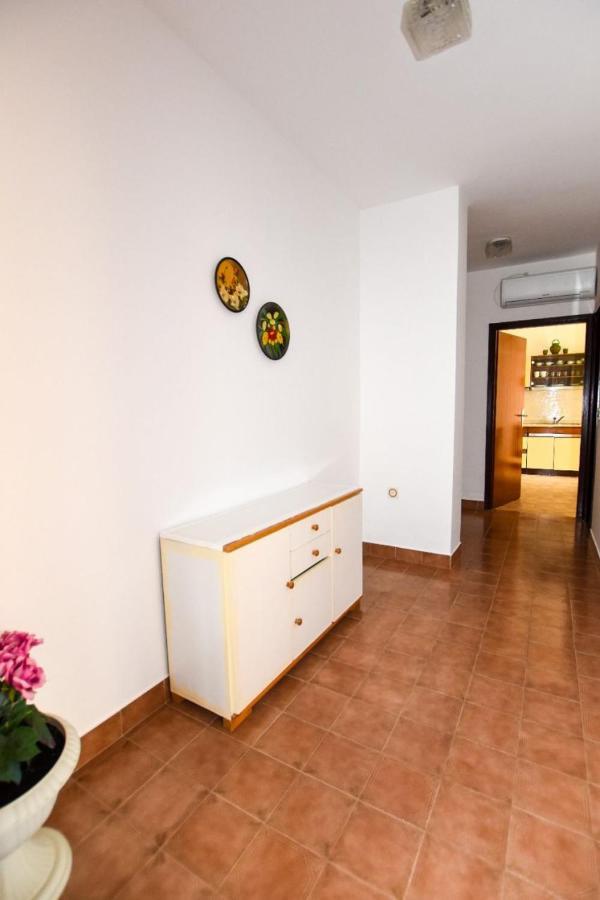 Apartments Luce - Family Friendly & Parking Pag Town Kültér fotó