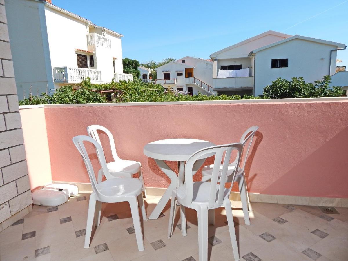 Apartments Luce - Family Friendly & Parking Pag Town Kültér fotó